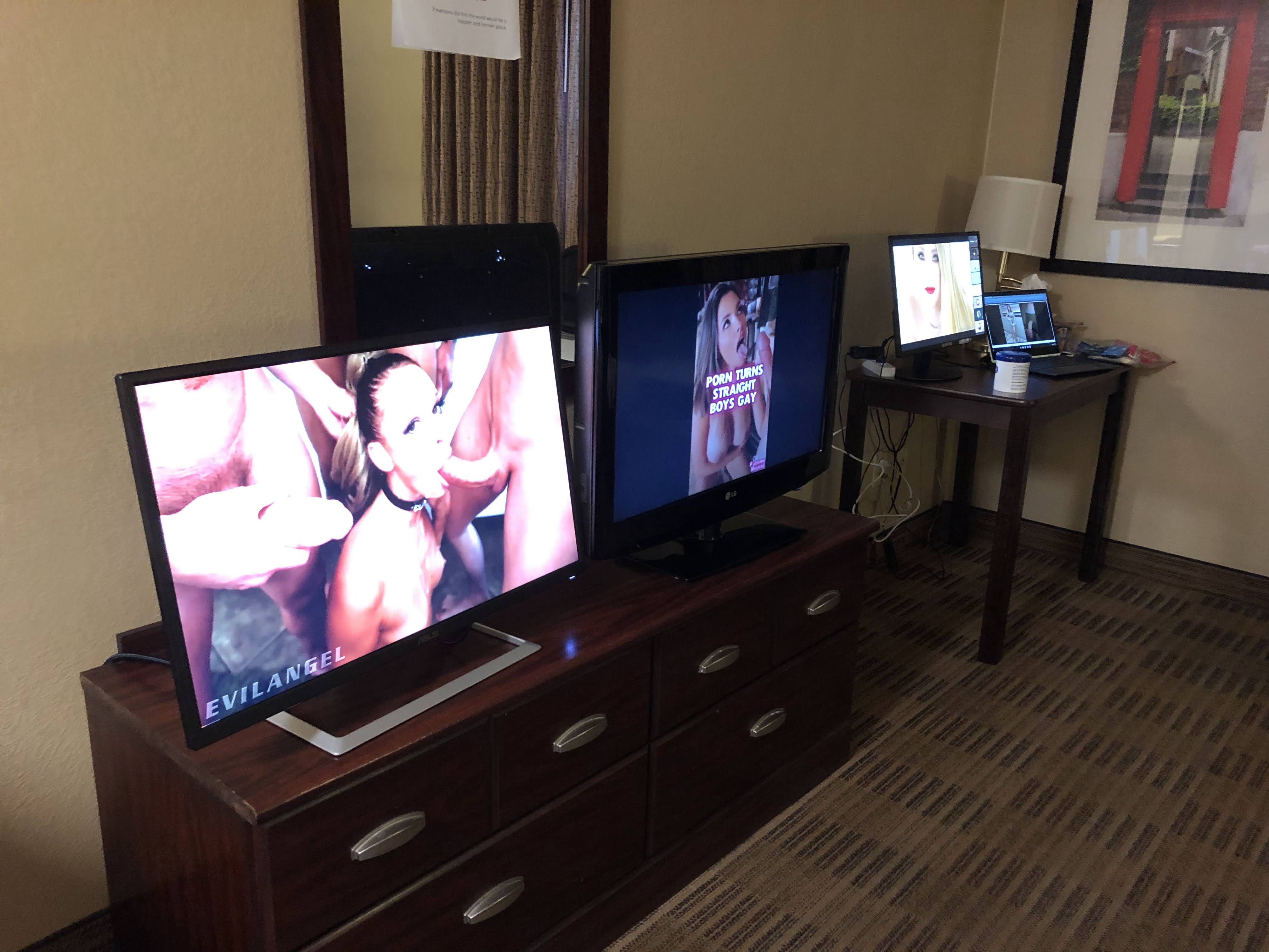 Four Screens